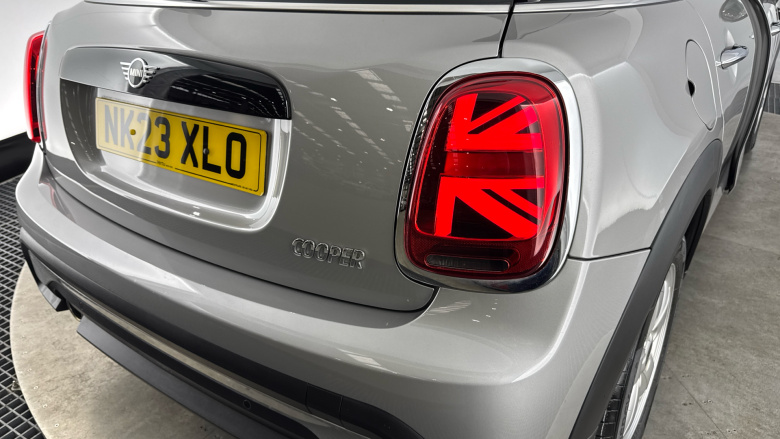 MINI Hatchback 1.5 Cooper Classic Premium 5dr Petrol Hatchback